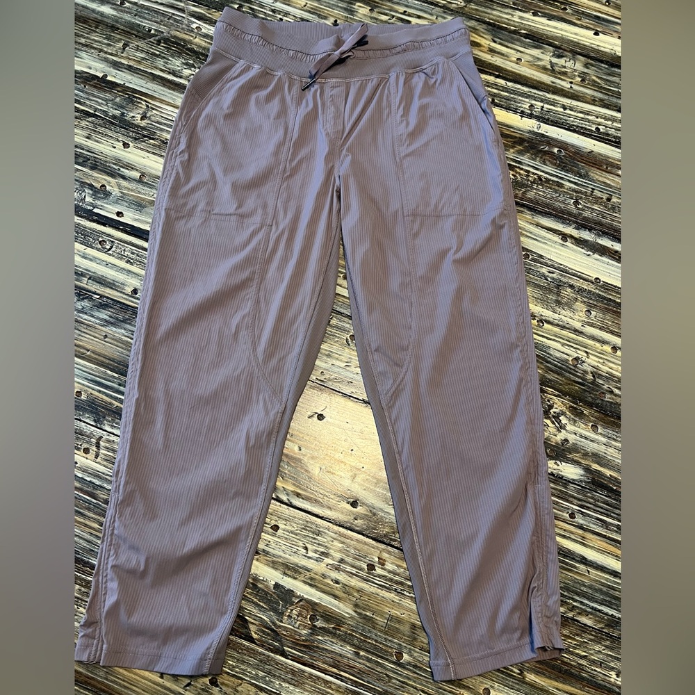 Lululemon Dance Studio Pant Cropped